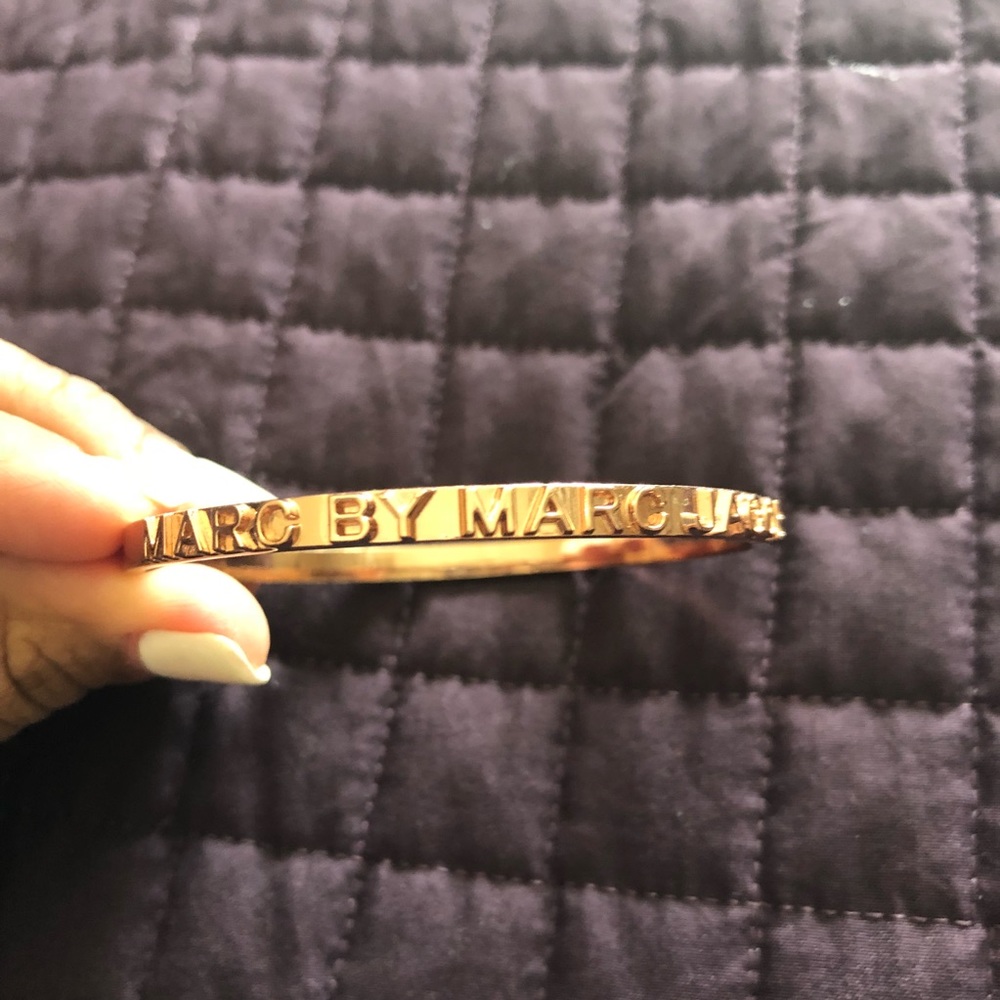 Marc Jacobs rose gold bangle